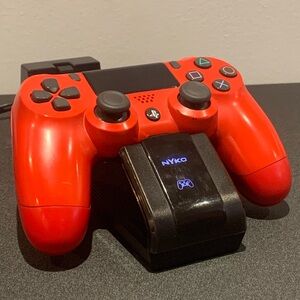 PlayStation 4 NYKO charger - Take It !